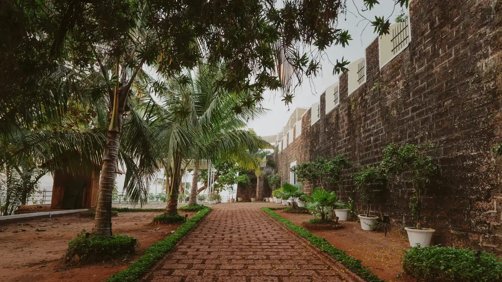 HERITAGE WALK & HIKING